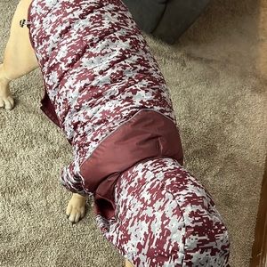 Dog coat only worn twice and now doesn’t fit my dog
